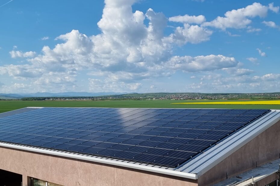 Panouri fotovoltaice sistem complet pentru un spatiu comercial in Ploiesti