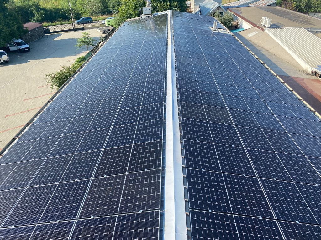 Panouri fotovoltaice spatii comerciale