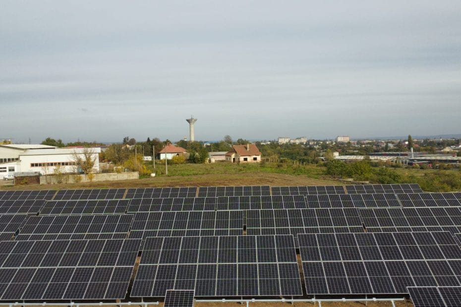 Montaj panouri fotovoltaice la sol la Tecuci